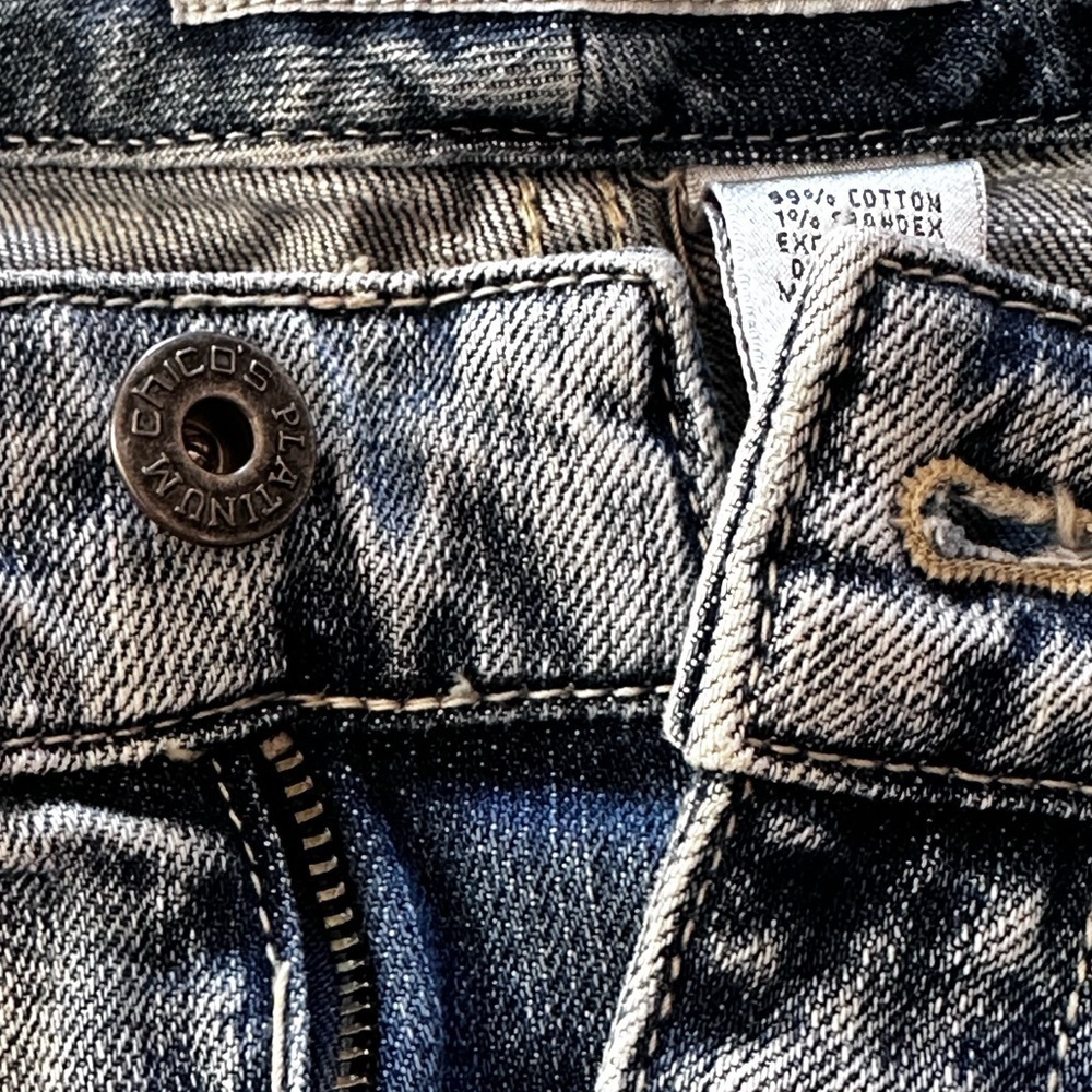 Chico’s Platinum Denim Mid Rise Classic 5 Pocket Jeans Straight Leg Zip Button - Picture 5 of 7